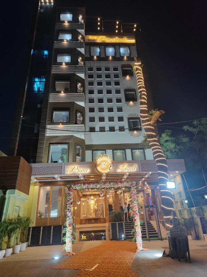 Prime Land Hotell Varanasi Exteriör bild